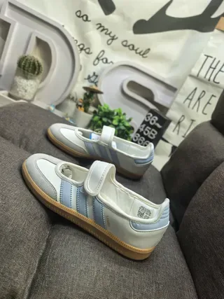 Adidas Samba Off-White e Preto Lifestyle Sneakers 17
