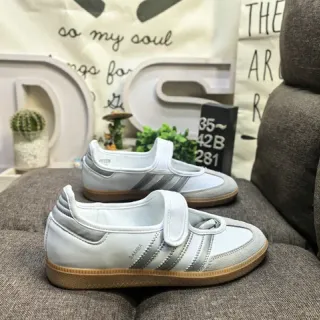 Adidas Samba أحذية رياضية للأسلوب الحياة بيضاء وفضية