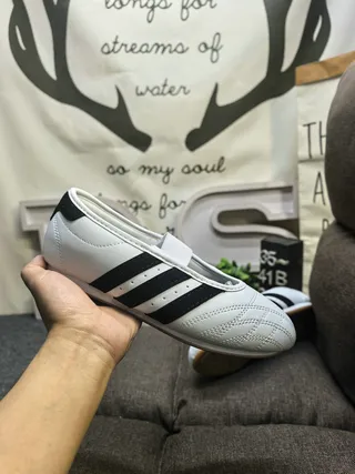 Adidas 银白色 绗缝鞋头盒 三条纹侧面板 玛丽珍鞋 5