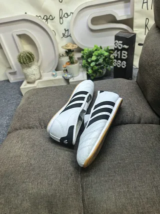 Adidas 银白色 绗缝鞋头盒 三条纹侧面板 玛丽珍鞋 6