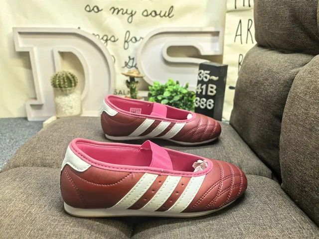 Adidas 银白色 绗缝鞋头盒 三条纹侧面板 玛丽珍鞋 21