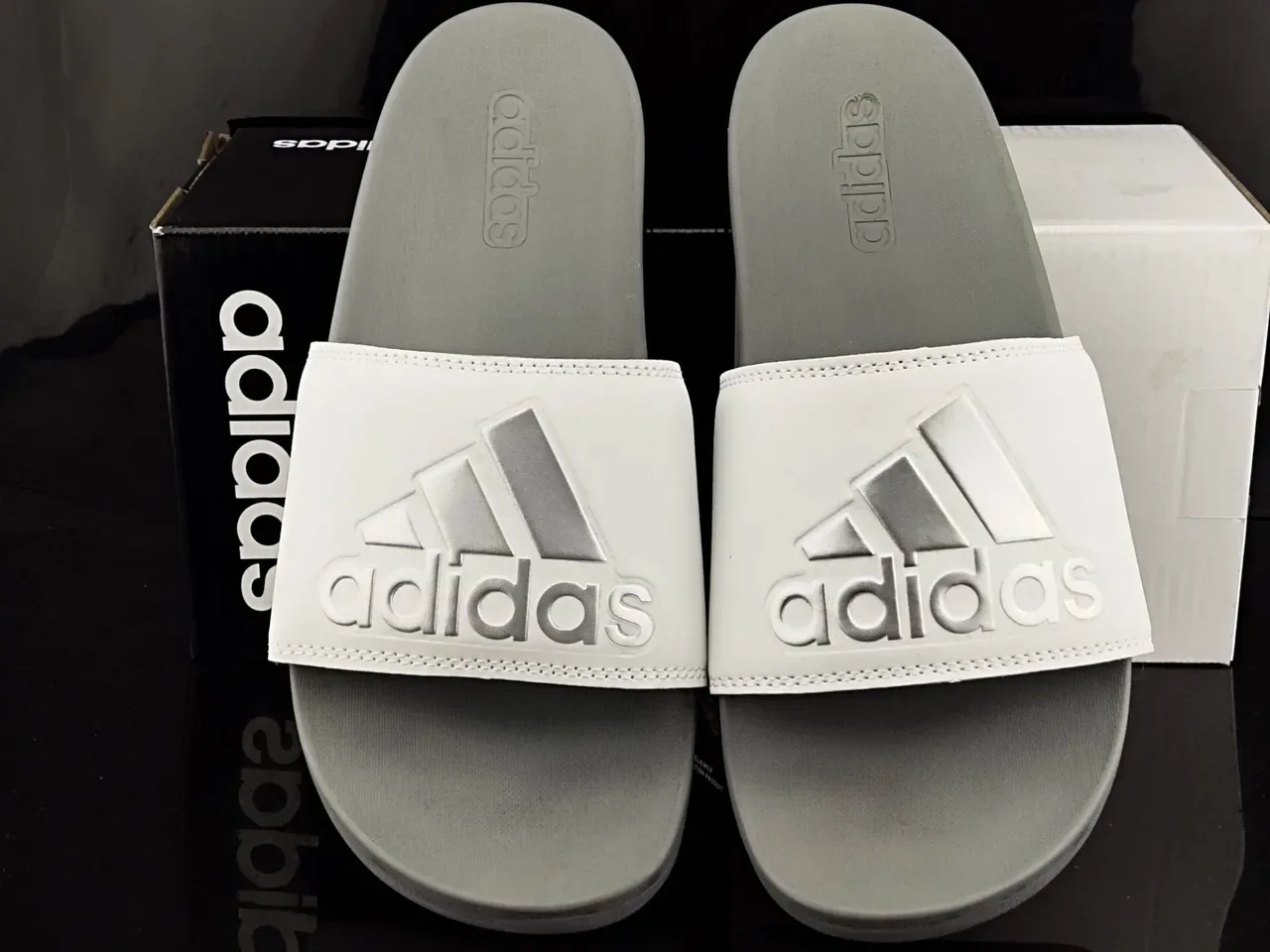 Adidas Slide sandalia blanca y gris 5