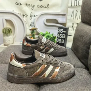 Adidas Spezial حذاء رياضي بني سويدي ثلاثي الألوان المخطط