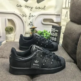 Adidas Superstar Berlin 全黑生活方式运动鞋