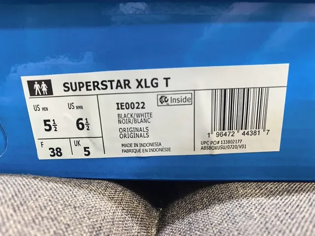 Adidas Superstar 黑白生活方式运动鞋 2