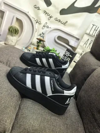 Adidas Superstar 黑白生活方式运动鞋 7