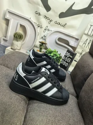Adidas Superstar 黑白生活方式运动鞋 9