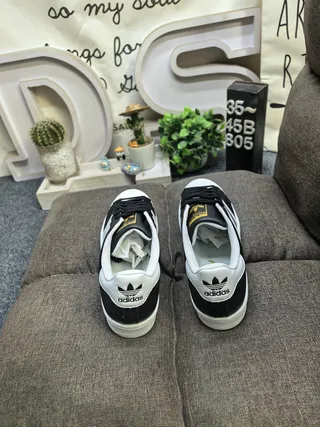 Adidas Superstar Negro y Blanco Lifestyle Sneakers 8