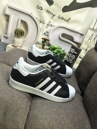 Adidas Superstar Negro y Blanco Lifestyle Sneakers 9