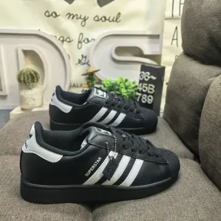 Adidas Superstar Black and White حذاء أسلوب حياة
