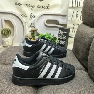Adidas Superstar حذاء رياضي أسلوبي أسود وأبيض