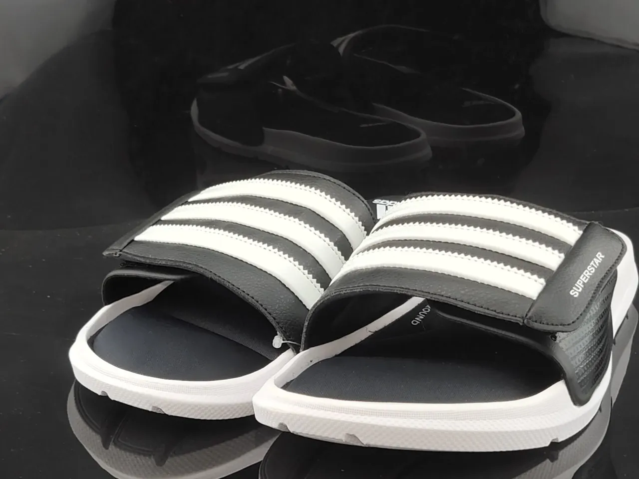 Adidas Superstar Sandales à glissière Noir et Blanc 2