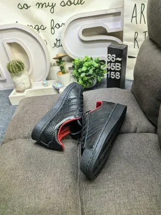 Adidas Superstar Preto Vermelho Couro com Emboss Croc Parte Superior Forro Interior Tênis Lifestyle 6