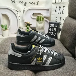 Adidas Superstar حذاء رياضي أسود فضي معدني نمط حياة