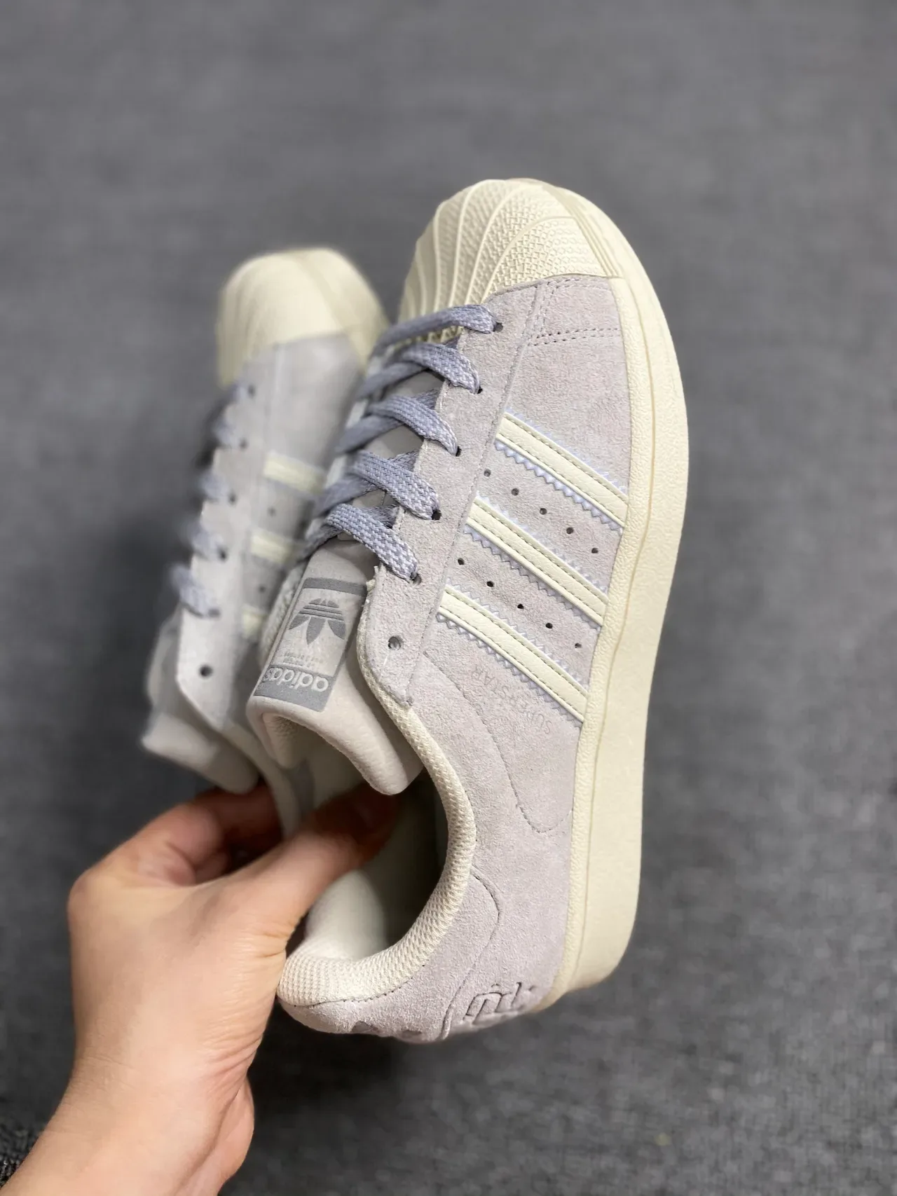 Adidas Superstar ধূসর স্যুড অফ-হোয়াইট লাইফস্টাইল স্নিকার্স 5