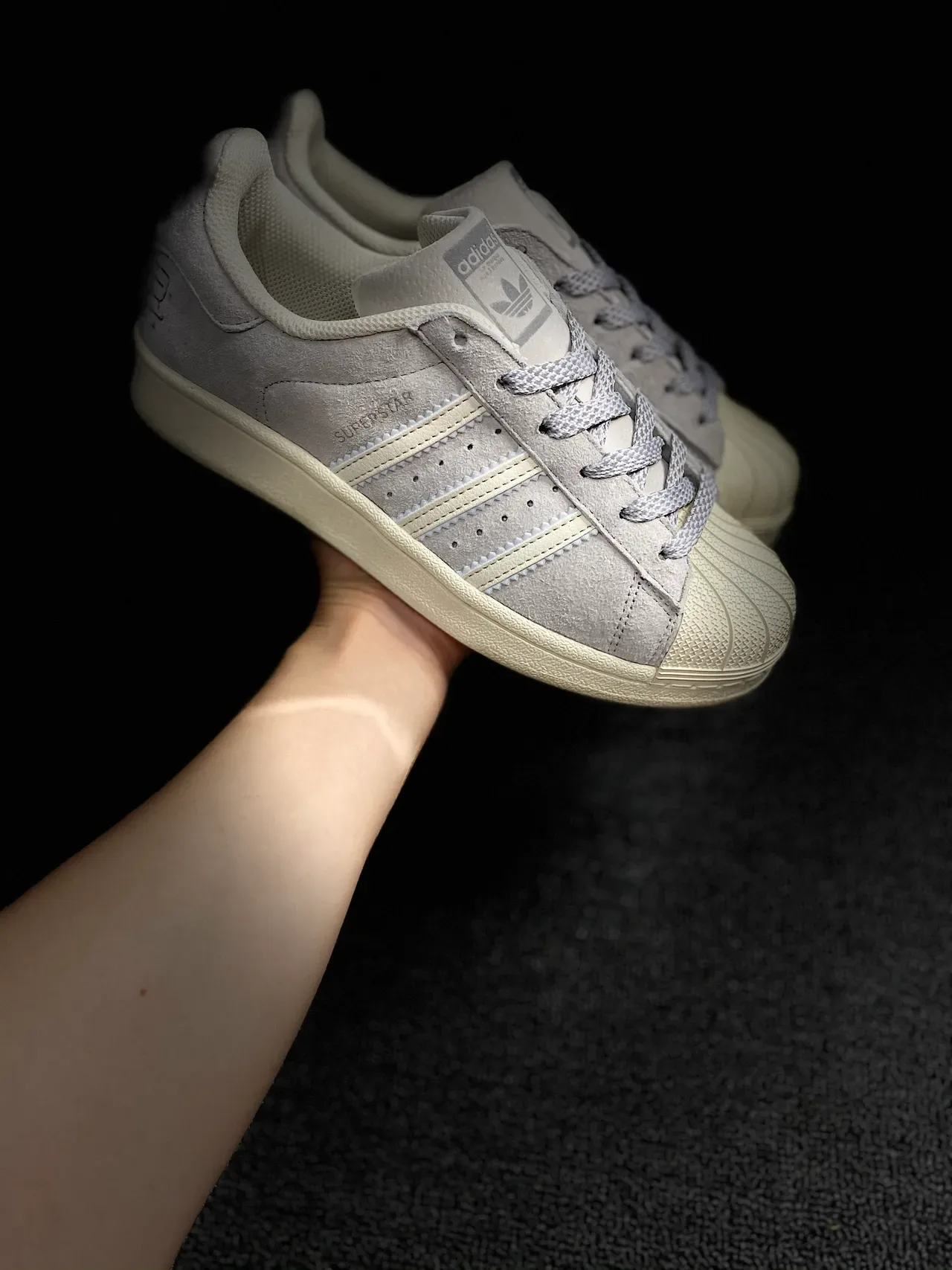 Adidas Superstar ধূসর স্যুড অফ-হোয়াইট লাইফস্টাইল স্নিকার্স 8