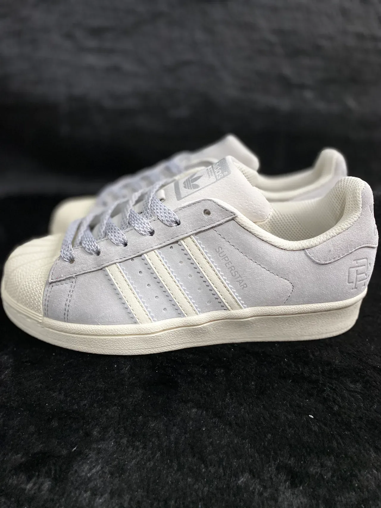 Adidas Superstar ধূসর স্যুড অফ-হোয়াইট লাইফস্টাইল স্নিকার্স 12
