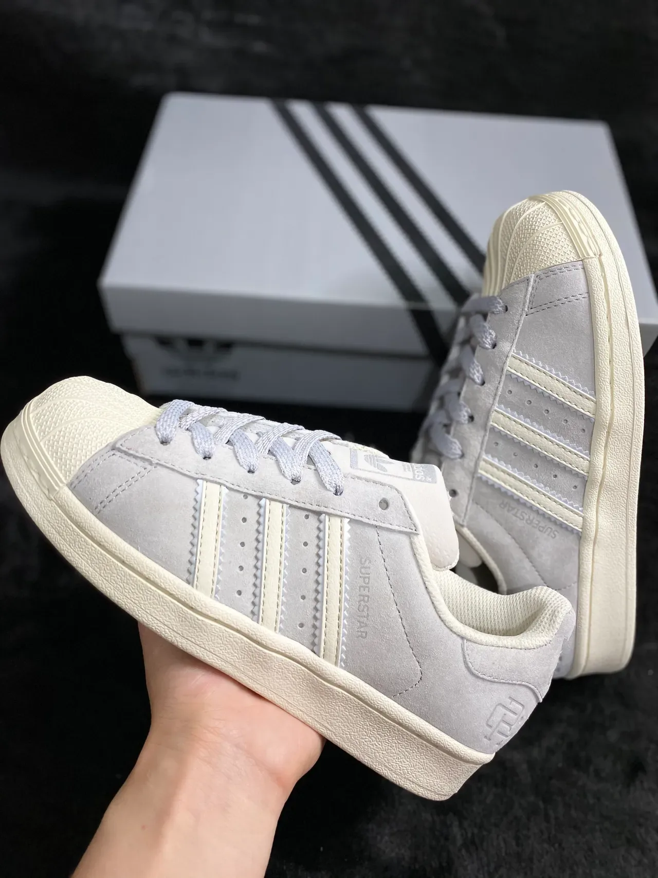 Adidas Superstar ধূসর স্যুড অফ-হোয়াইট লাইফস্টাইল স্নিকার্স 15