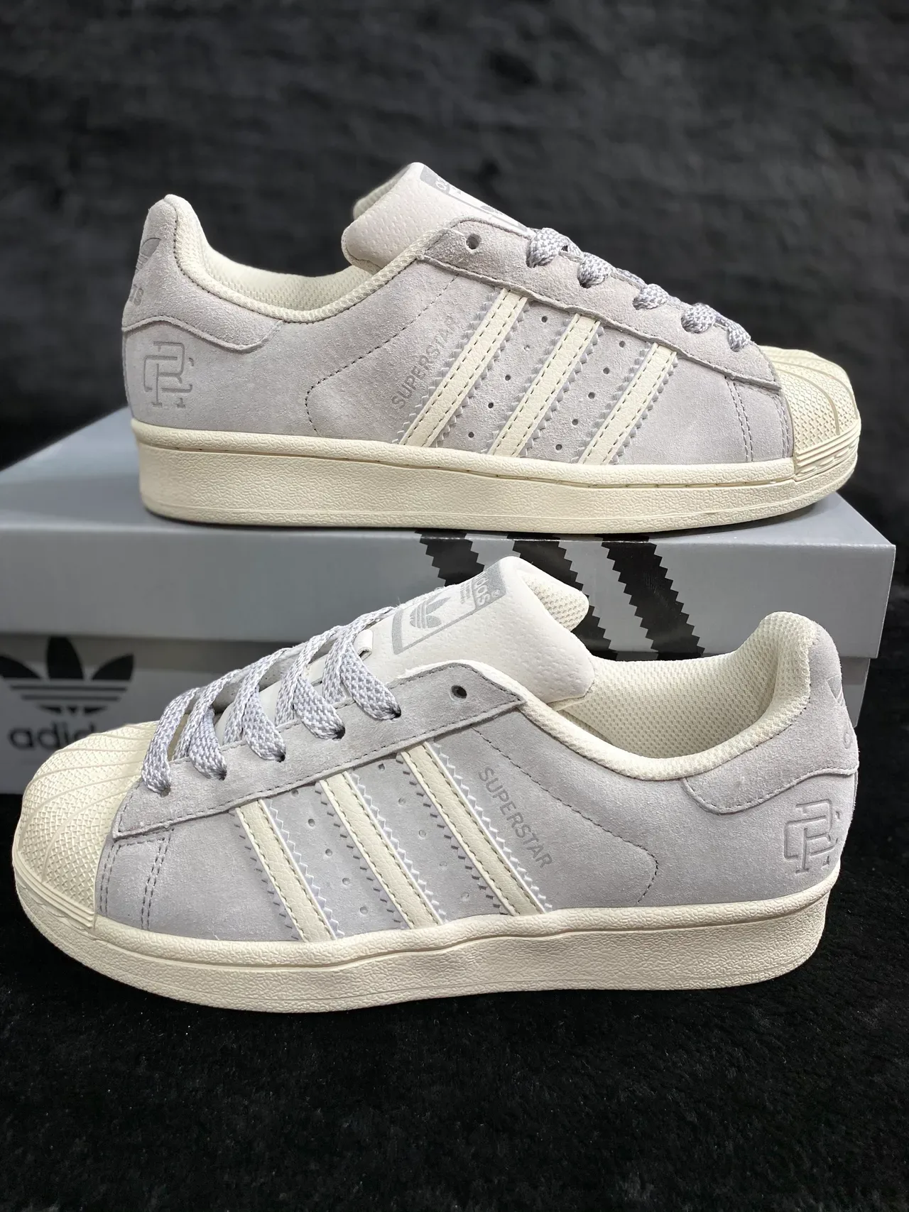 Adidas Superstar ধূসর স্যুড অফ-হোয়াইট লাইফস্টাইল স্নিকার্স 16