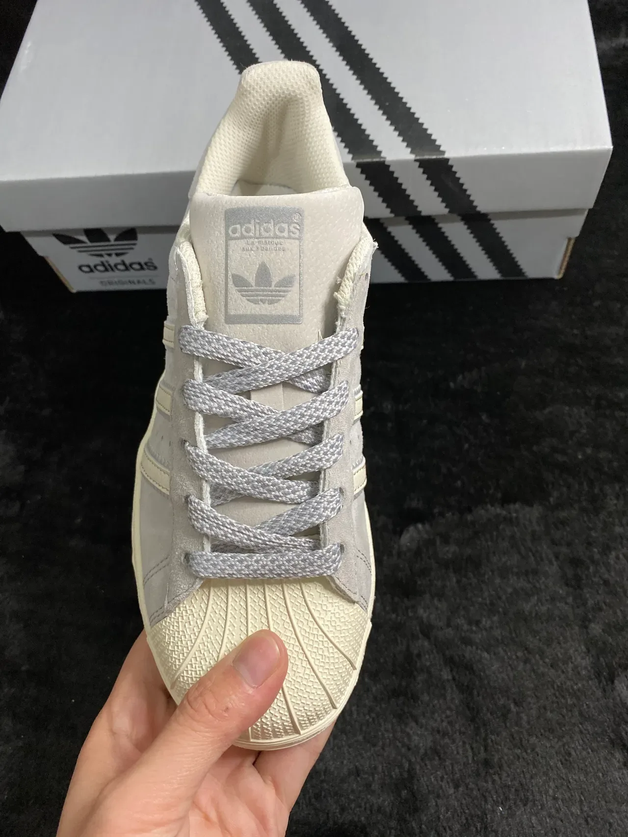 Adidas Superstar ধূসর স্যুড অফ-হোয়াইট লাইফস্টাইল স্নিকার্স 18