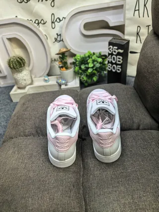 Adidas Superstar White and Pink حذاء lifestyle 8