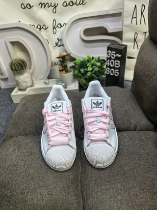 Adidas Superstar White and Pink حذاء lifestyle 10