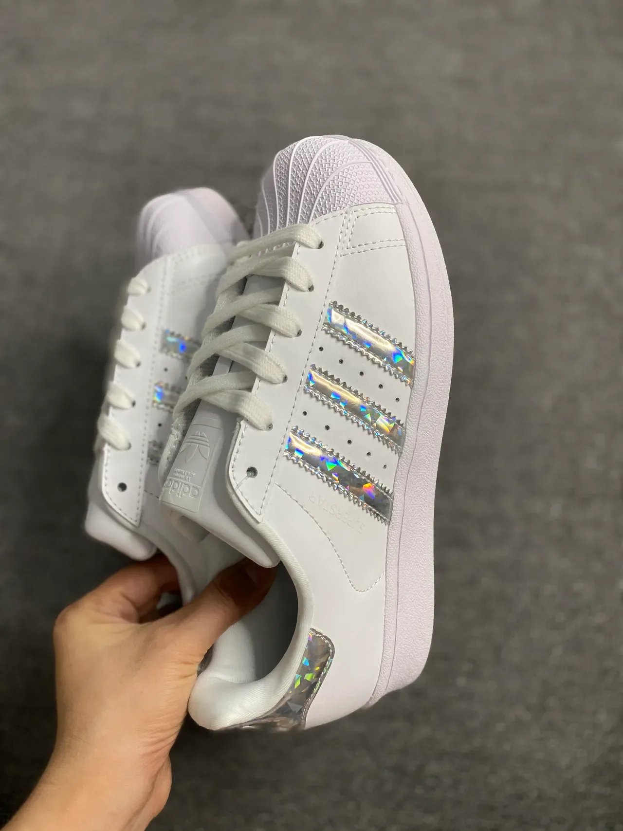 Adidas Superstar Zapatillas Lifestyle Blancas con Rayas Holográficas 4