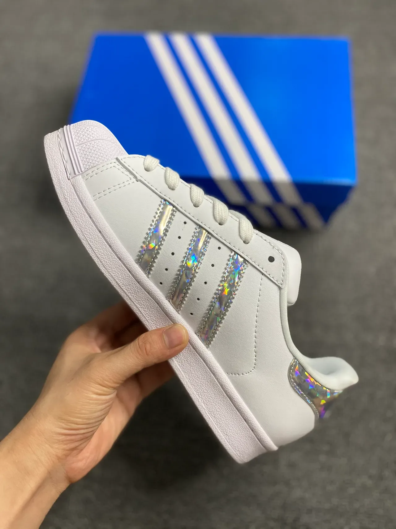 Adidas Superstar Zapatillas Lifestyle Blancas con Rayas Holográficas 6