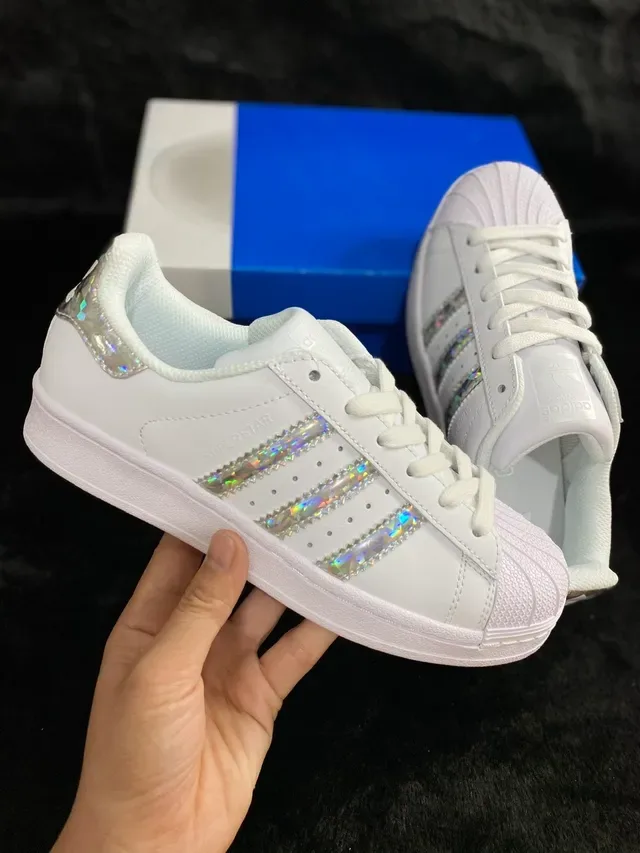 Adidas Superstar Zapatillas Lifestyle Blancas con Rayas Holográficas 12