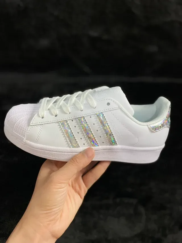 Adidas Superstar Zapatillas Lifestyle Blancas con Rayas Holográficas 13