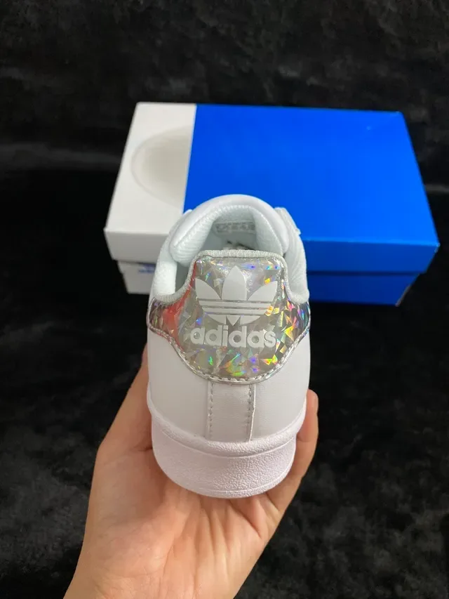 Adidas Superstar Zapatillas Lifestyle Blancas con Rayas Holográficas 14