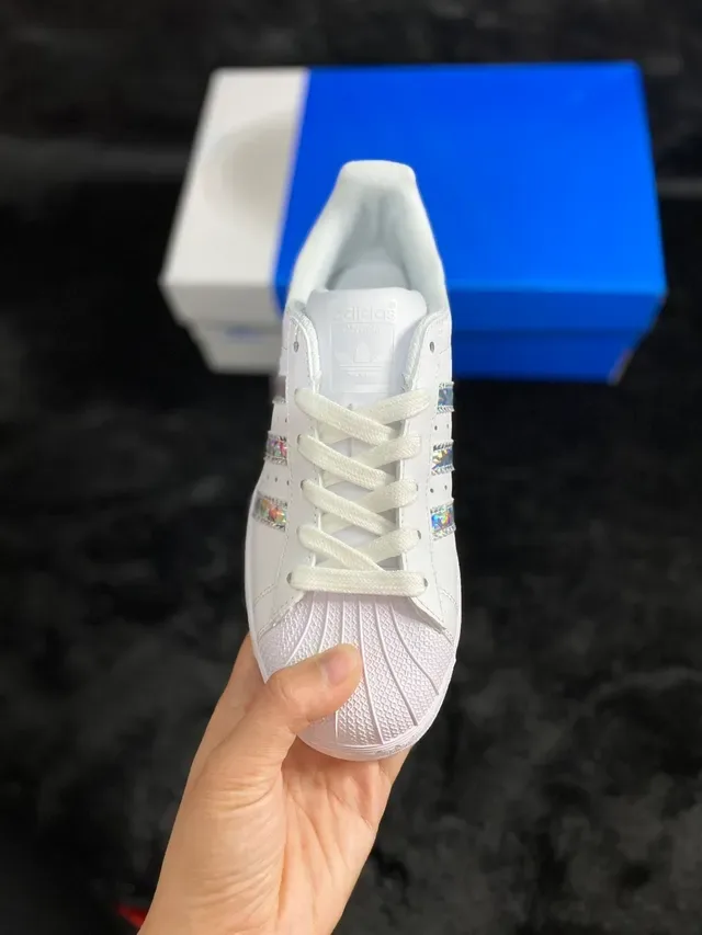 Adidas Superstar Zapatillas Lifestyle Blancas con Rayas Holográficas 17