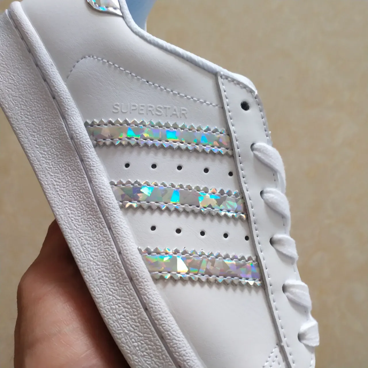 Adidas Superstar Zapatillas Lifestyle Blancas con Rayas Holográficas 20