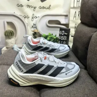 अदिडास टेरेक्स एग्राविक फ्लो GORE-TEX सफेद काला रनिंग शूज़