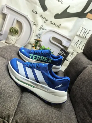 Adidas TERREX chaussures de course blanches oranges à trois bandes 7
