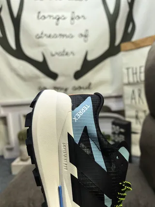 Adidas TERREX chaussures de course blanches oranges à trois bandes 23