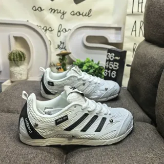 Adidas أحذية رياضية شبكية بالأبيض والأسود بثلاث شرائط للاستخدام اليومي