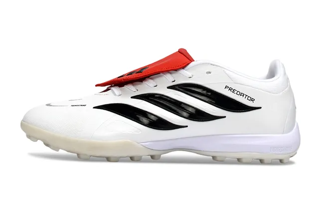 Adidas সাদা কালো লো-কাট সিন্থেটিক আপার টার্ফ সকার শু 7