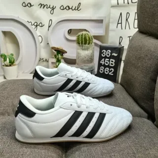 أديداس أبيض أسود Low-Top جلد علوي حذاء رياضي نمط حياة