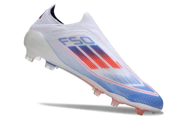 Adidas White Blue Chaussures de football à coupe basse ajustement chaussette upper gradient tricot synthétique crampons pour terrain ferme 7