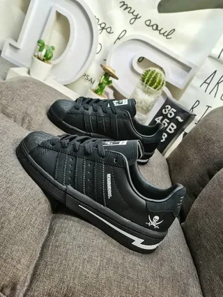 Adidas x NEIGHBORHOOD Superstar 黑色生活方式运动鞋 7