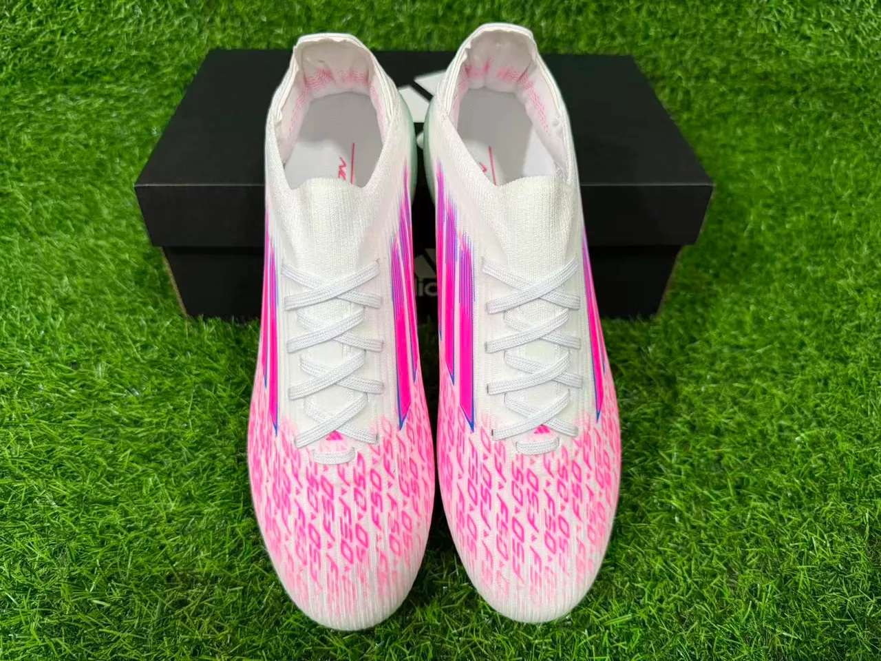 Adidas X Speedflow F50 chaussures de football blanches roses holographiques pour terrain ferme 5