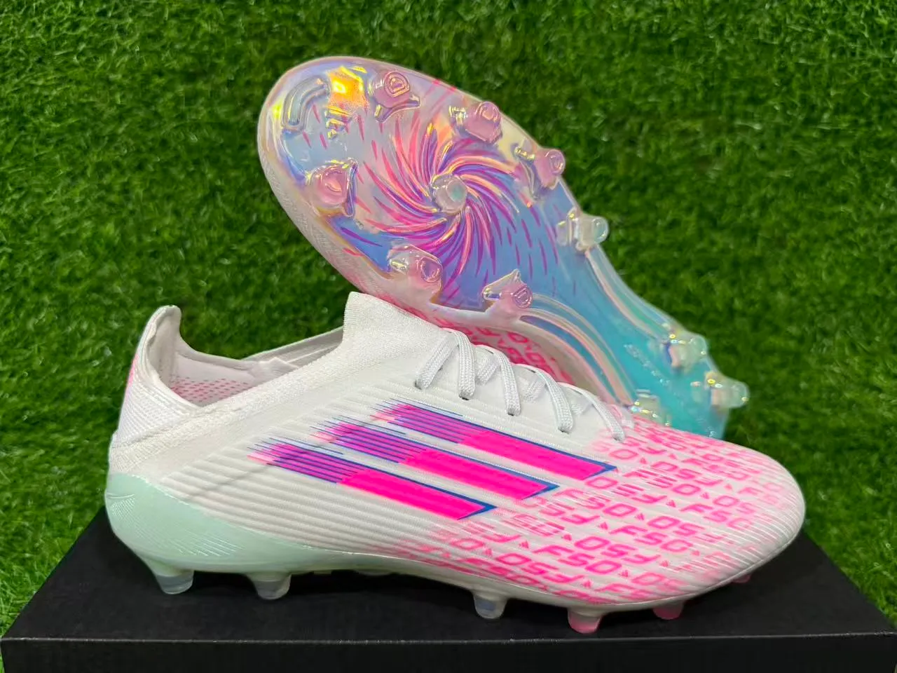 Adidas X Speedflow F50 chaussures de football blanches roses holographiques pour terrain ferme 9