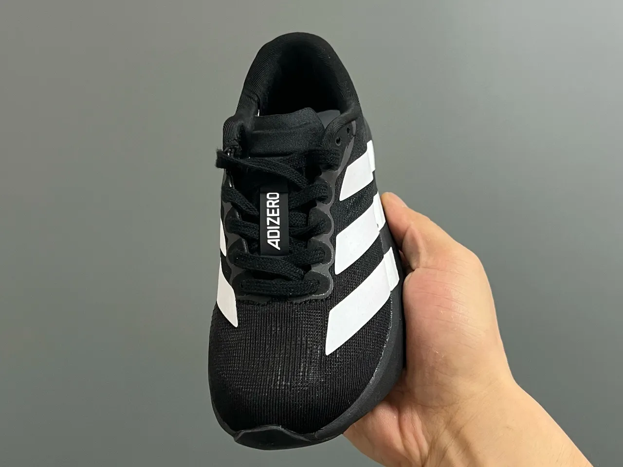 Adidas हलুদ কালো লো-টপ নিট আপার রানিং শু 6