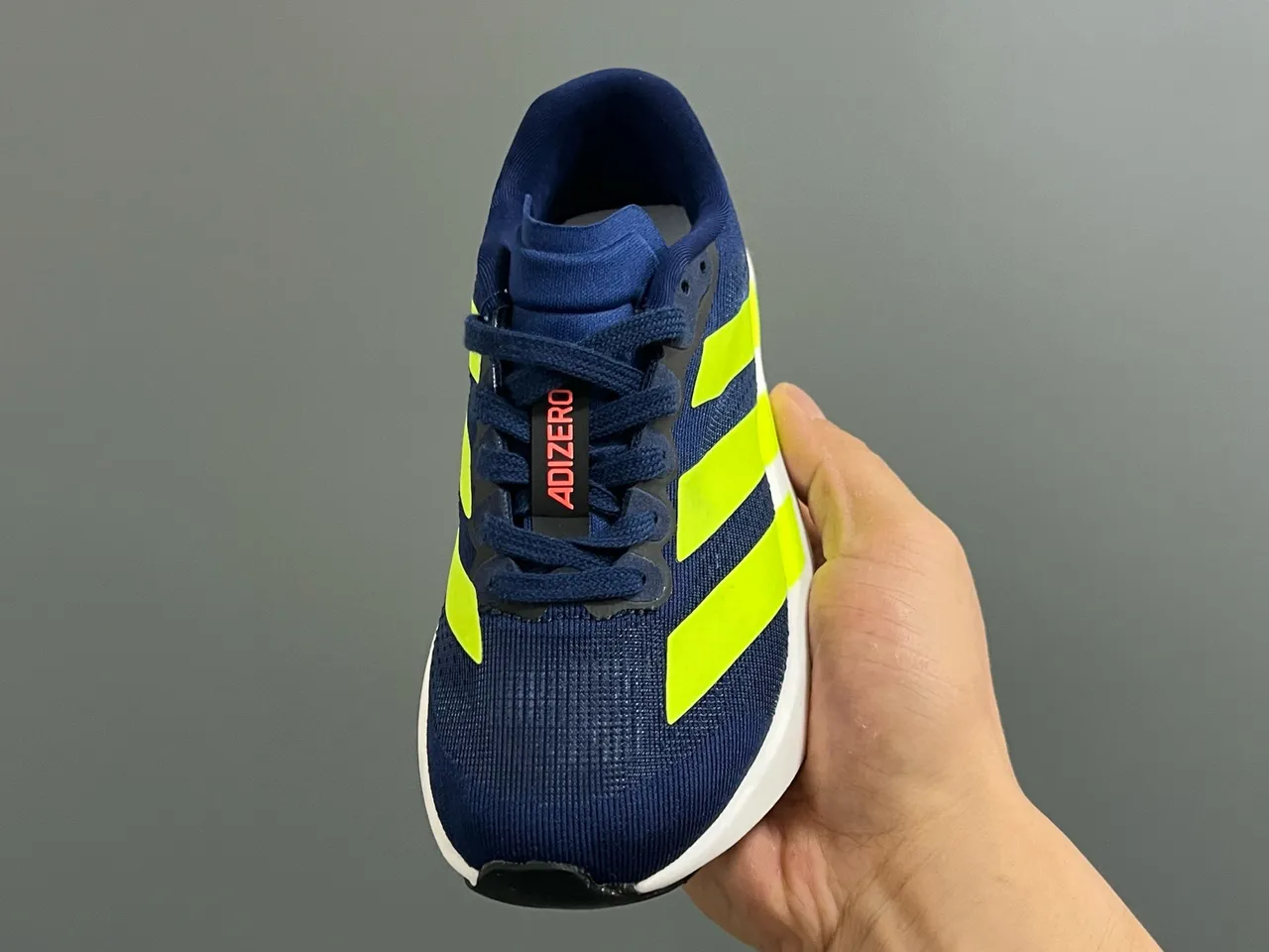 Adidas हलুদ কালো লো-টপ নিট আপার রানিং শু 13