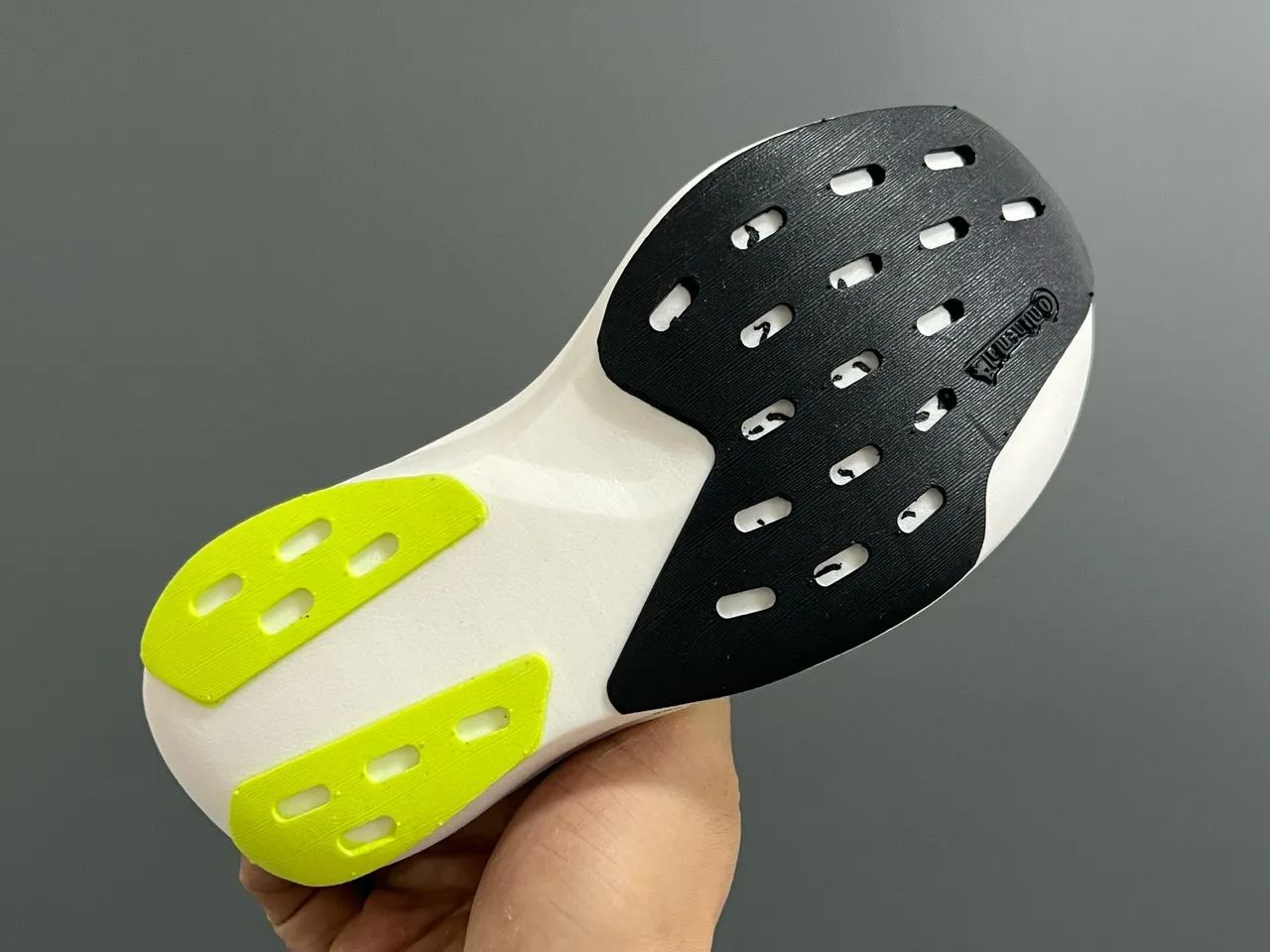 Adidas हलুদ কালো লো-টপ নিট আপার রানিং শু 15
