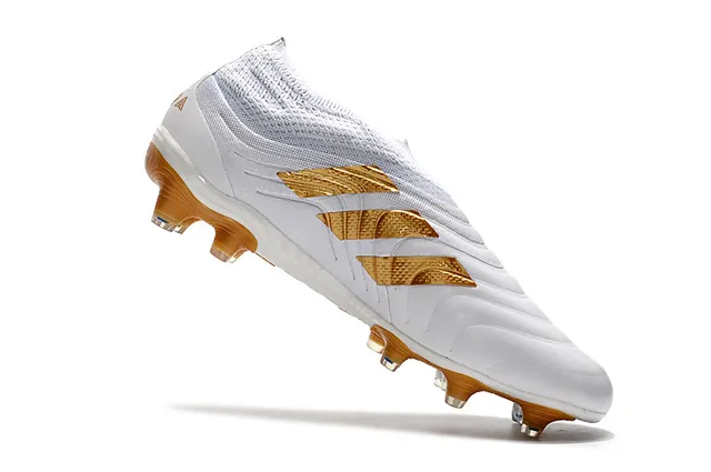 Adidas Tênis de Futebol Amarelos com Colar de Malha Tipo Meia, Cage de Meio Pé Moldada com Costelas, para Gramado Firme 18