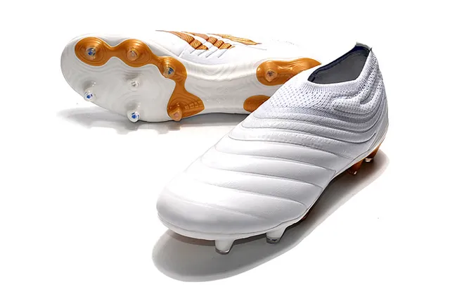 Adidas Tênis de Futebol Amarelos com Colar de Malha Tipo Meia, Cage de Meio Pé Moldada com Costelas, para Gramado Firme 23