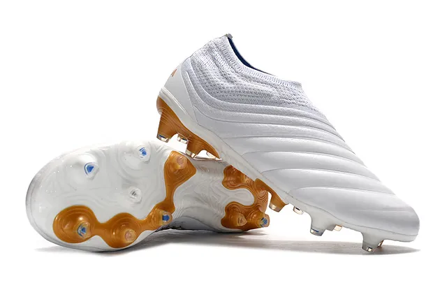 Adidas Tênis de Futebol Amarelos com Colar de Malha Tipo Meia, Cage de Meio Pé Moldada com Costelas, para Gramado Firme 24