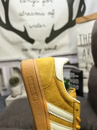 Adidas Amarelo Branco Camurça Superior Três Listras Tênis Lifestyle 3